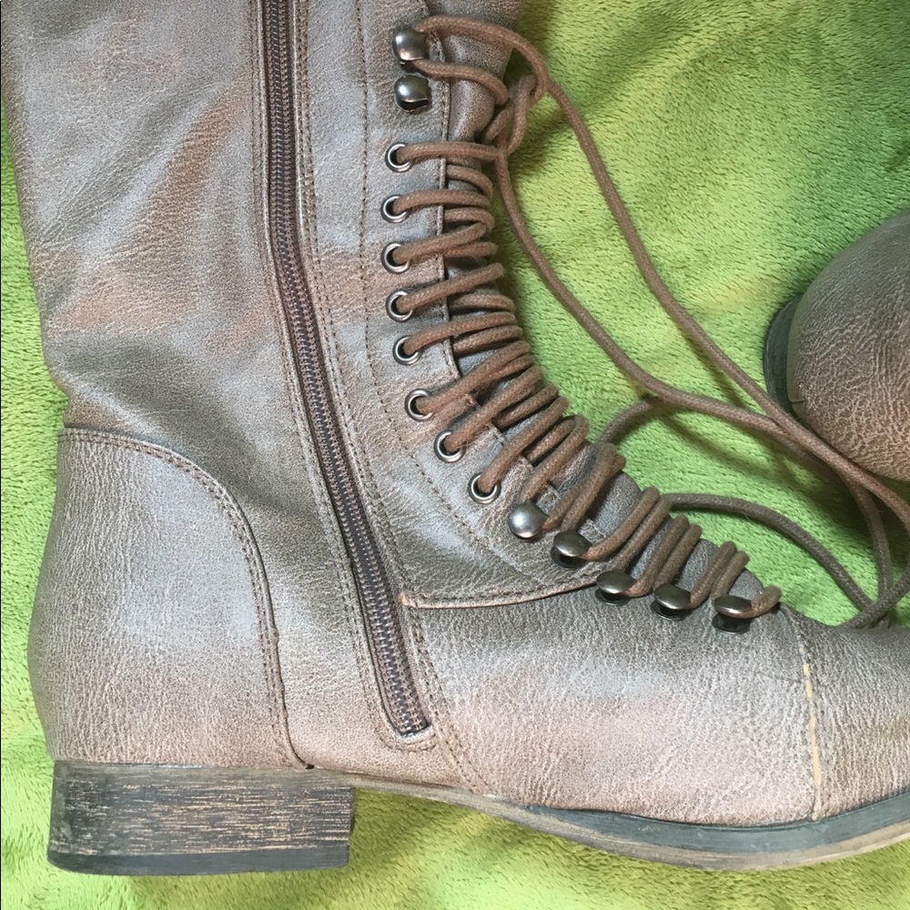 Gray Boots - Picture 3 of 6